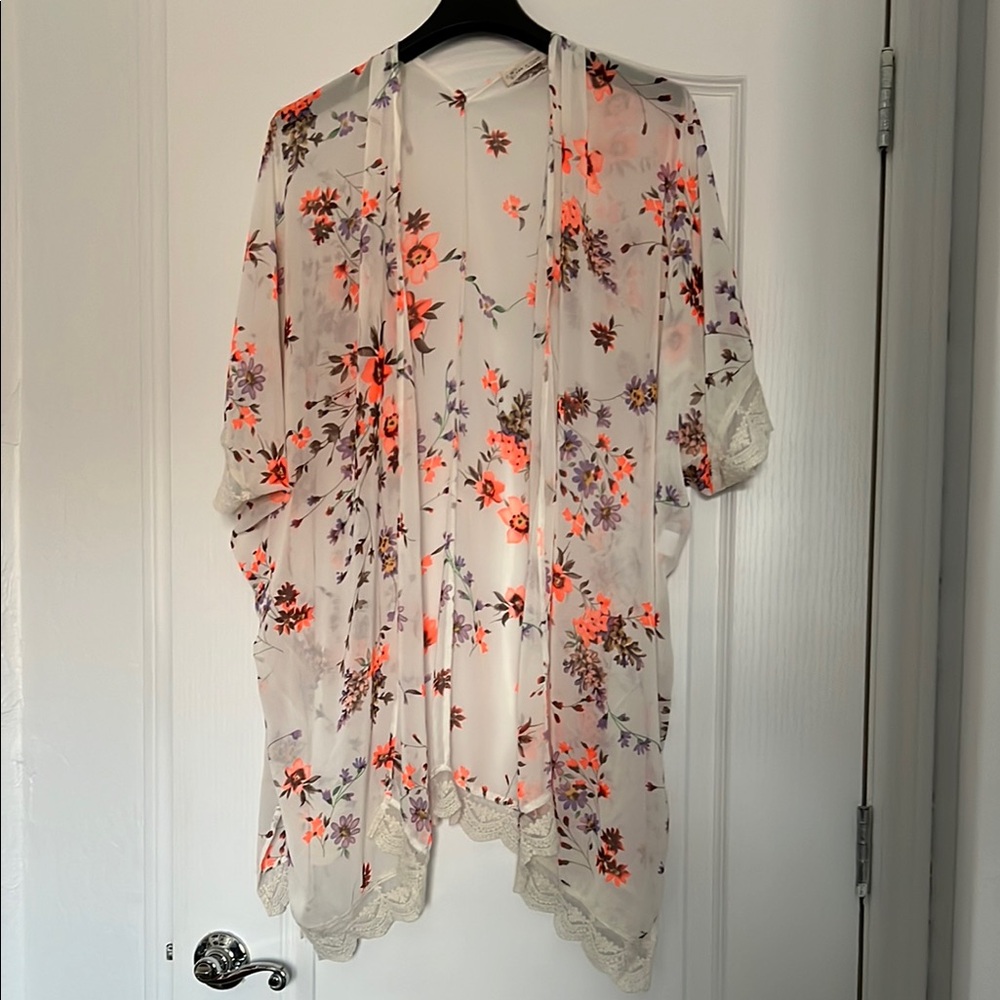 Tea n Rose Cream 3/4 Sleeve Kimono